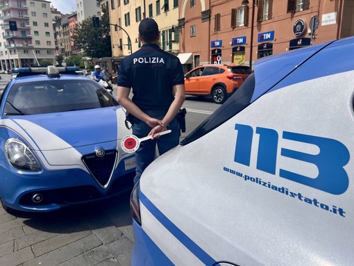 Savona, un uomo minaccia e aggredisce i poliziotti, sottoposto ad obbligo di firma Savona, un uomo minaccia e aggredisce i poliziotti, sottoposto ad obbligo di firma