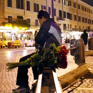 Anche i venditori di rose patiscono la crisi. Uno sguardo su questo business