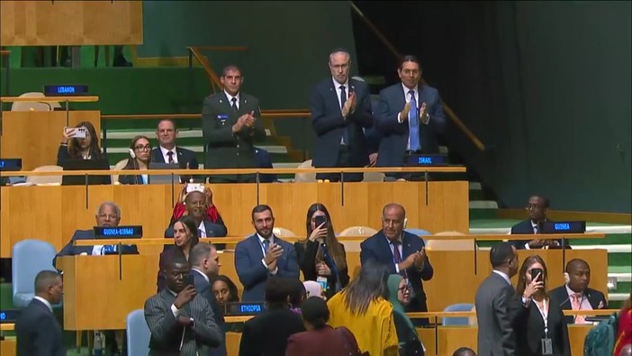 Netanyahu parla all'Onu e assemblea si svuota: "Codardi, andatevene" Netanyahu parla all'Onu e assemblea si svuota: "Codardi, andatevene"