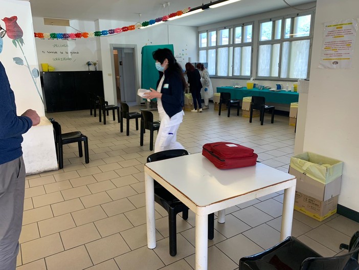 Borghetto, avviato il punto vaccinale. Canepa: "Organizzazione ok, peccato per alcune disdette"