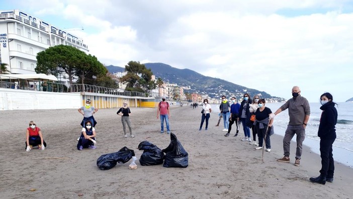 Alassio Wave Walking: una domenica per pulire il litorale Alassio Wave Walking: una domenica per pulire il litorale