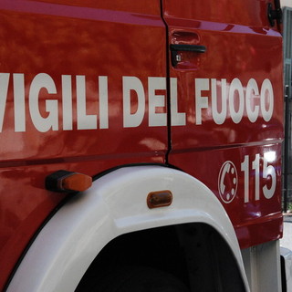 Auto in fiamme sull'Autostrada A10 tra Andora e Albenga