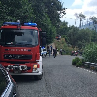 Varazze, auto cappottata in via Alpicella: 70enne perde la vita (FOTO e VIDEO)