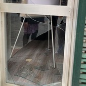 Savona, colpito il negozio Crystal Nails di Corso Tardy&amp;Benech: distrutta una vetrata