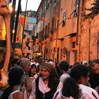 Finalborgo, venerdì 13 luglio "Aspettando il viaggio nel Medioevo" alla Fortezza di San Giovanni Finalborgo, venerdì 13 luglio "Aspettando il viaggio nel Medioevo" alla Fortezza di San Giovanni