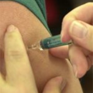 E' giusto vaccinarsi contro l'influenza? No secondo l'omeopata Carlo Tonarelli