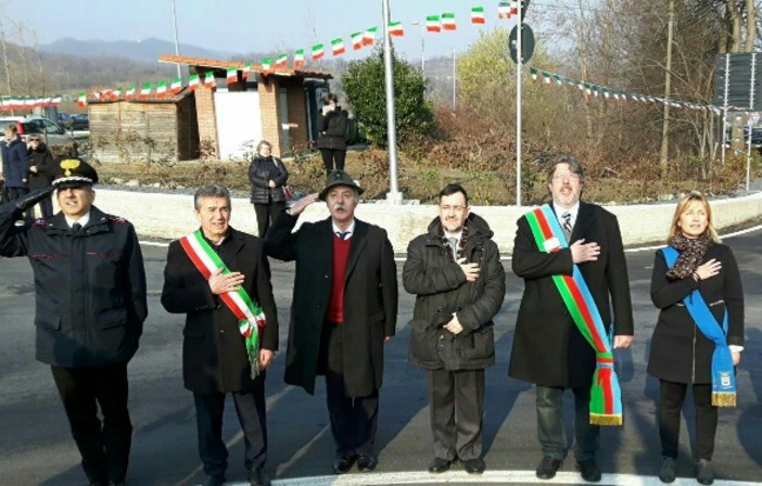 Carcare, Vaccarezza all'inaugurazione della rotonda della Vispa: "Un opera realizzata da istituzioni molto coese fra loro"