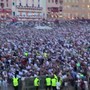 Palio di Siena, vince il Nicchio con il fantino Tittia: esplode la festa