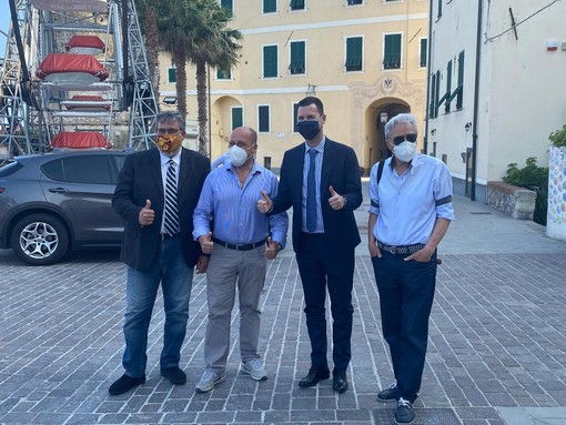 Laigueglia, l'assessore Giampedrone benedice i lavori post mareggiata 2018: "Non solo ripristino, anche miglioramento" (FOTO e VIDEO)