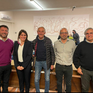 I consiglieri comunali di "Varazze Domani" (foto dalla pagina Facebook del gruppo)