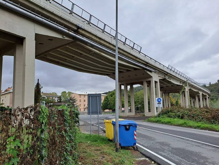 Carcare, iniziati i lavori di demolizione e ricostruzione del viadotto A6 in zona Barrili Carcare, iniziati i lavori di demolizione e ricostruzione del viadotto A6 in zona Barrili