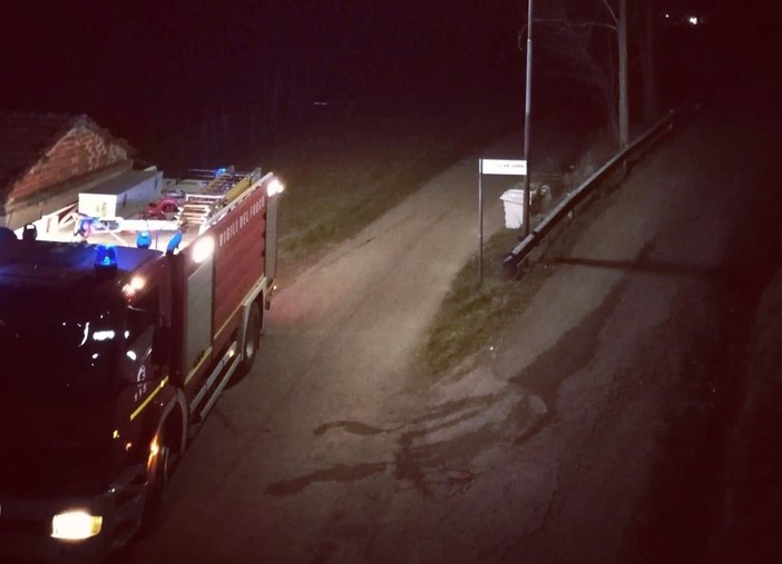 Incendio boschivo a Cairo, in corso le operazioni di bonifica Incendio boschivo a Cairo, in corso le operazioni di bonifica