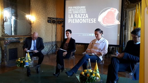 Il vitellone piemontese conquista il marchio di qualità Igp, Revelli di Coldiretti: "Coinvolte 6 mila aziende" Il vitellone piemontese conquista il marchio di qualità Igp, Revelli di Coldiretti: "Coinvolte 6 mila aziende"