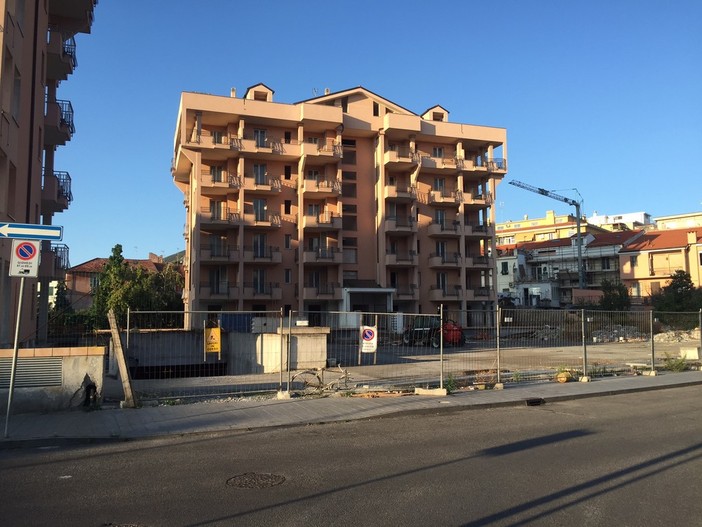 Albenga: Ciangherotti "Casa chiusa 2.0 nelle palazzine di via Carloforte, è emergenza"