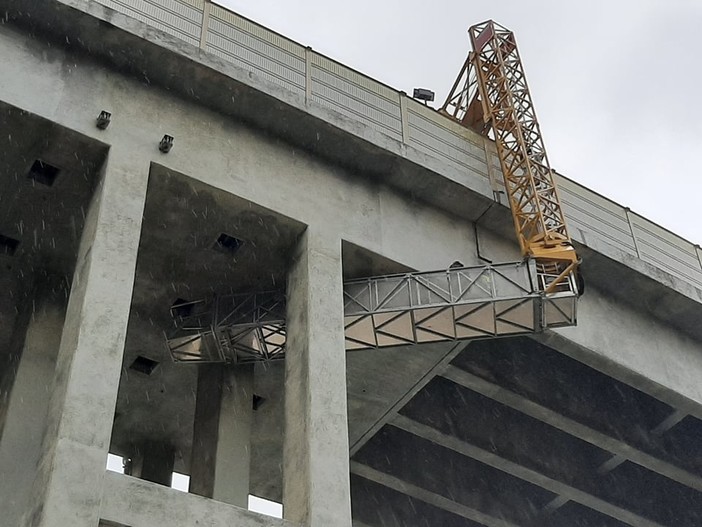Celle, indagini conoscitive di Autostrade sul viadotto Costa: chiuso il parcheggio di via Firenze Celle, indagini conoscitive di Autostrade sul viadotto Costa: chiuso il parcheggio di via Firenze