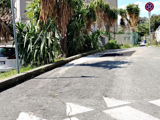Savona, cedimento stradale in via Tissoni: riaperto il tratto