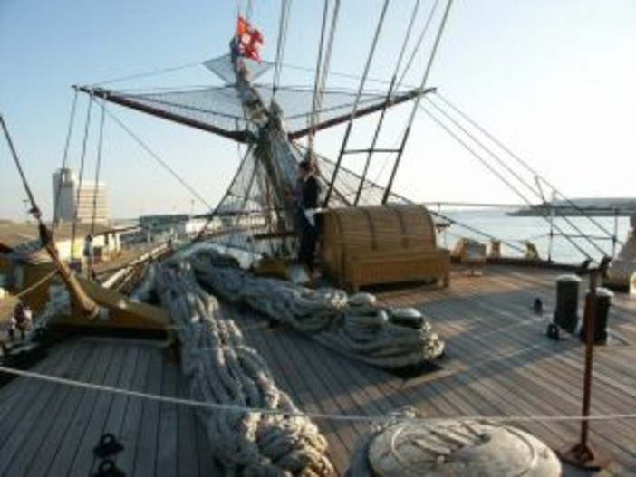 Savona: la Vespucci attracca alla Torretta Savona: la Vespucci attracca alla Torretta