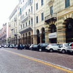 Commercio a Savona e serrande abbassate tra cambio dei consumi e chiusure di attività