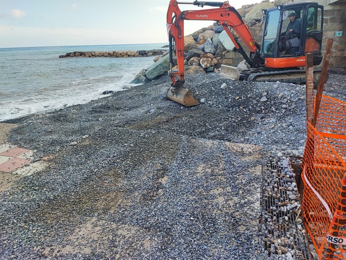 Albenga, manutenzione di rii e canali: interventi intensificati in viale Che Guevara e nella zona di Vadino Albenga, manutenzione di rii e canali: interventi intensificati in viale Che Guevara e nella zona di Vadino