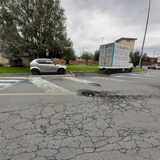 Savona, il comune stanzia 3 milioni e 647mila euro, 865mila per asfaltare le strade: attenzione su via Stalingrado