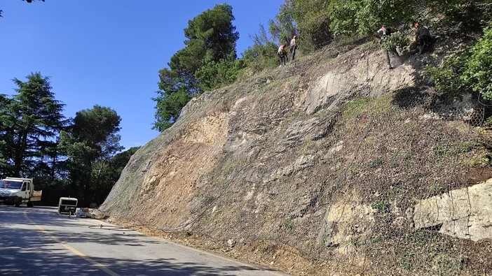 Andora, accordo tra Comune e Sacra Famiglia: avviati i lavori per riaprire via del Poggio Andora, accordo tra Comune e Sacra Famiglia: avviati i lavori per riaprire via del Poggio
