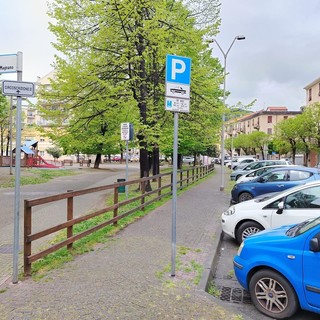 Aggressione nelle prime ore del mattino: savonese colpito con due bottigliate in testa per un accendino