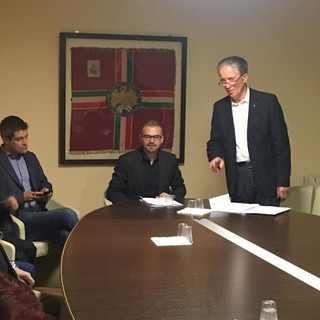 Coronavirus, il mondo delle imprese in ginocchio. Bertino (Confcommercio Savona): "Fare previsioni per Pasqua è impossibile. La stagione turistica sicuramente soffrirà" Coronavirus, il mondo delle imprese in ginocchio. Bertino (Confcommercio Savona): "Fare previsioni per Pasqua è impossibile. La stagione turistica sicuramente soffrirà"