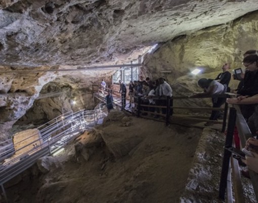 A luglio ed agosto visite straordinarie alla grotta delle arene candide A luglio ed agosto visite straordinarie alla grotta delle arene candide