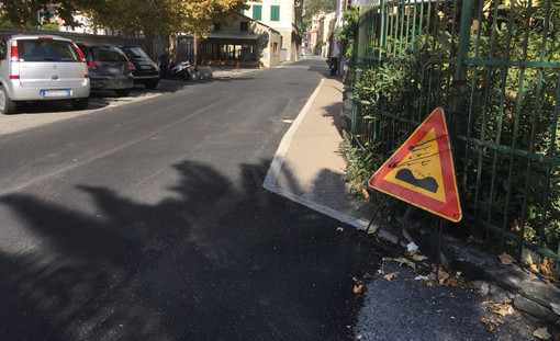 Varazze, i cittadini lamentano la mancata segnaletica per il dosso in via Piave Varazze, i cittadini lamentano la mancata segnaletica per il dosso in via Piave