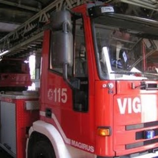 Savona: i vigili del fuoco vendono calendari per beneficienza