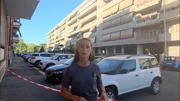 Omicidio-suicidio a Ostia, uomo si getta dal quarto piano: in casa trovata morta la madrenews dalla nostra inviata