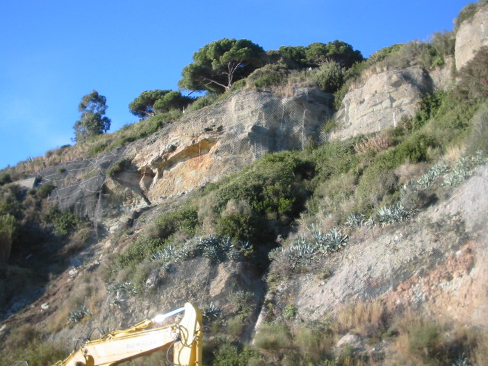 Frane, Paita e Briano "Venerdì nuovi sopralluoghi a Magliolo" Frane, Paita e Briano "Venerdì nuovi sopralluoghi a Magliolo"