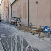 Savona, restyling di via Rossello: lavori a fasi per limitare i disagi. In via Mistrangelo fatti solo i test sui basoli Savona, restyling di via Rossello: lavori a fasi per limitare i disagi. In via Mistrangelo fatti solo i test sui basoli
