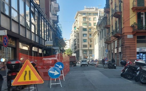 Savona, da venerdì 15 scatta la "rivoluzione" del traffico: una parte di via dei Mille a doppio senso Savona, da venerdì 15 scatta la "rivoluzione" del traffico: una parte di via dei Mille a doppio senso