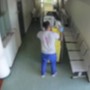 Ruba un condizionatore all'Istituto tumori di Napoli, il furto ripreso dalle telecamere Ruba un condizionatore all'Istituto tumori di Napoli, il furto ripreso dalle telecamere