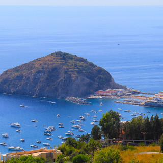 Come arrivare a Ischia e dove alloggiare