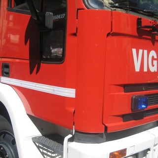 Incendio in un box a S.Ermete, intervento dei vigili del fuoco