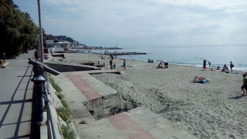 PD in Regione "Obiettivo tenere basse le tariffe delle spiagge libere attrezzate"