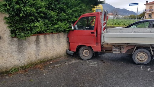 Albenga: incidente in via del Cristo (FOTO e VIDEO)