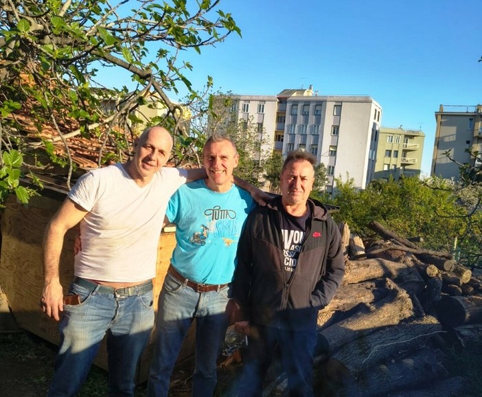 "Amore per gli animali non solo a Natale": tre volontari ristrutturano la casetta della colonia felina dei Cappuccini