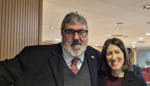 Fibromialgia, Vaccarezza e Cerri (FI): "Bene la gratuità dei farmaci decisa dalla Regione" Fibromialgia, Vaccarezza e Cerri (FI): "Bene la gratuità dei farmaci decisa dalla Regione"