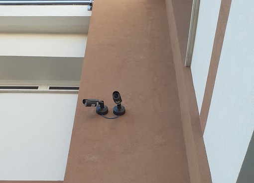 Carcare potenzia la videosorveglianza: 14 nuove telecamere per "proteggere" scuola elementare e palestra