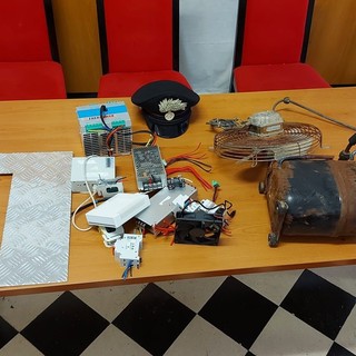 Calice, distrugge trasmittente della sorveglianza cittadina: responsabile individuato dai Carabinieri