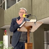 Il vescovo Calogero Marino cita Leone XIV: "Non è cristiano chi sgancia bombe" Il vescovo Calogero Marino cita Leone XIV: "Non è cristiano chi sgancia bombe"