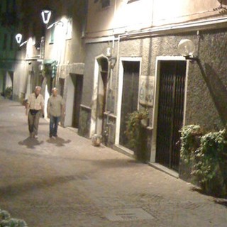 Rete fognaria e miasmi in via Paleologo: il gruppo di opposizione "Altare con Noi, Insieme" interroga il sindaco