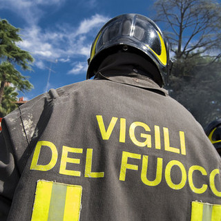 Camion in fiamme all’uscita del casello autostradale di Savona: intervengono i Vigili del fuoco