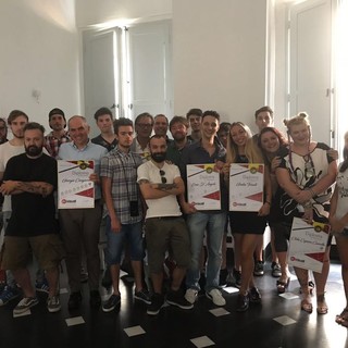 Albenga: il sindaco Cangiano e il vicesindaco Tomatis per la consegna dei diplomi della Visual School