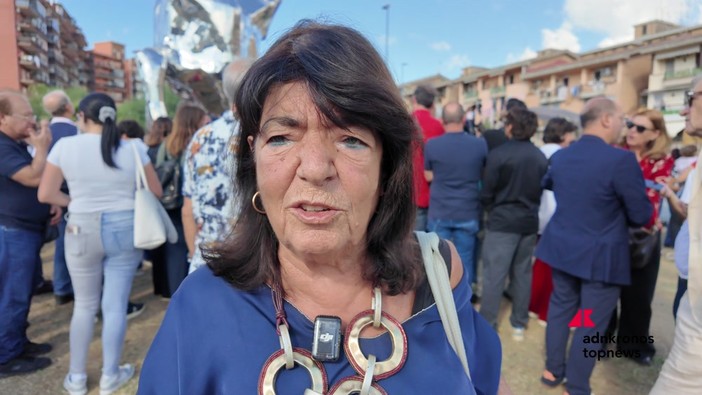 Arte, Attanasio (poetessa): "L'umano che c'è in noi deve essere rispettato" Arte, Attanasio (poetessa): "L'umano che c'è in noi deve essere rispettato"