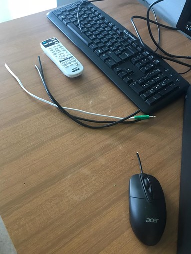 Atti vandalici e danneggiamenti nelle scuole e nella tensostruttura di Borghetto Santo Spirito (FOTO e VIDEO)