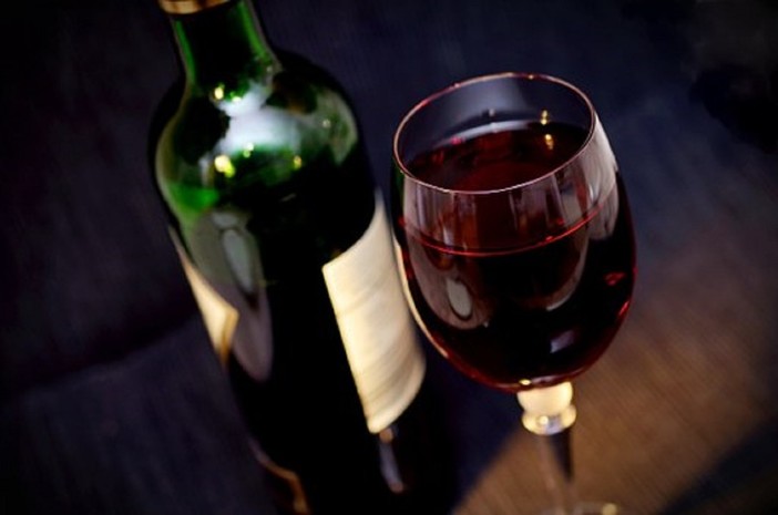 Capodanno, l'invito di Coldiretti: "Brindare al nuovo anno con vino made in Liguria"